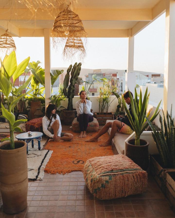 Blue Waves Boutique Hostel Tamraght Ngoại thất bức ảnh