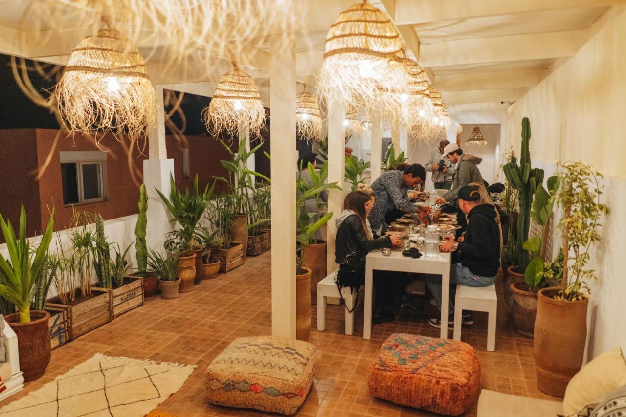 Blue Waves Boutique Hostel Tamraght Ngoại thất bức ảnh
