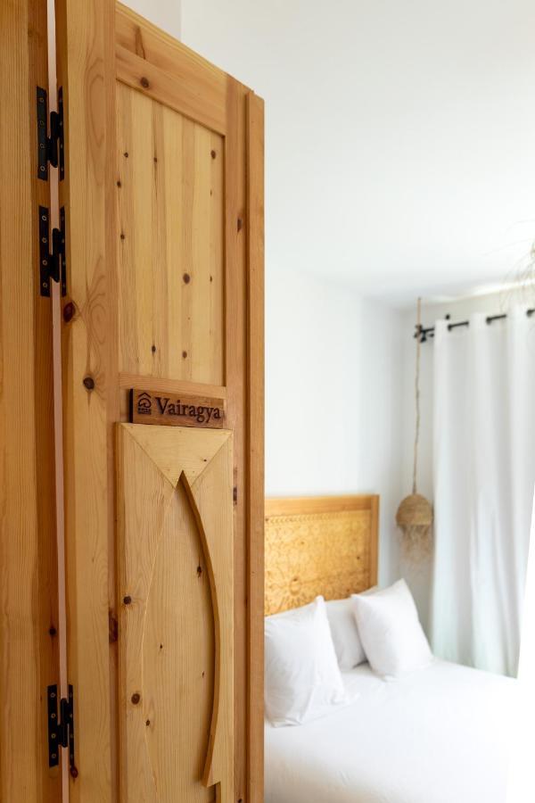 Blue Waves Boutique Hostel Tamraght Ngoại thất bức ảnh