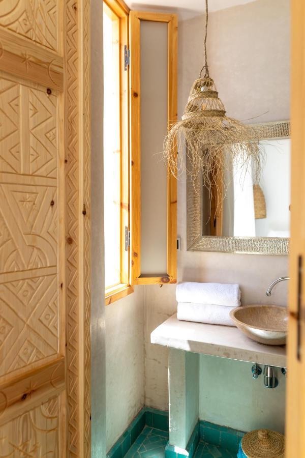 Blue Waves Boutique Hostel Tamraght Ngoại thất bức ảnh